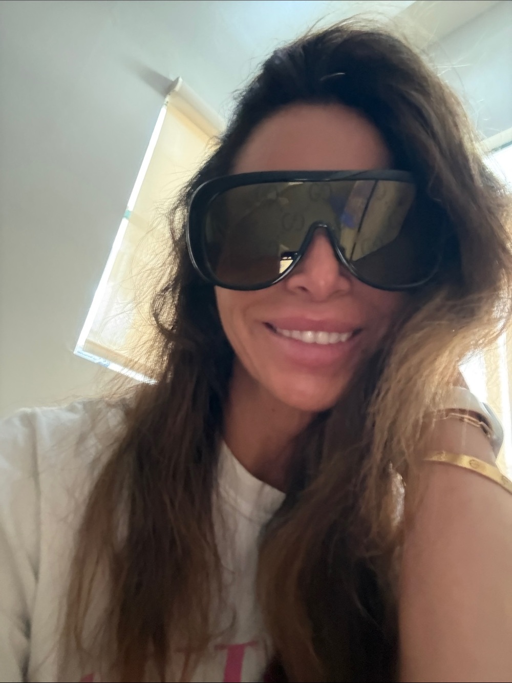 Gucci Black Sunglasses with Gold Logo Accent - Picture 7 of 7